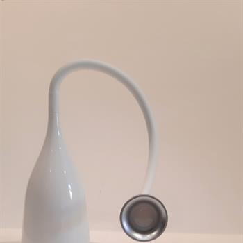 Lampada da tavolo da 5W, led 3000K leggera, moderna decorativa e minimale. Con la possibilit di orientare la luminosit dove si desidera grazie al braccetto flessibile in silicone.